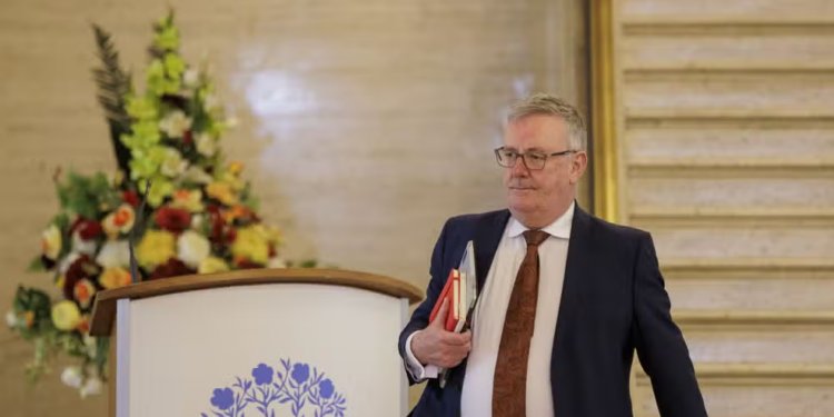 Vacinação obrigatória e confinamento incluídos no projeto de lei de saúde draconiano para Irlanda do Norte – Consulta pública em 14 de outubro de&nbsp;2024